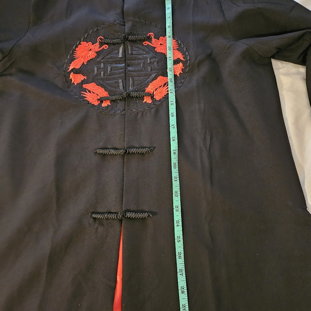 NOWT. VINTAGE SILVER DRAGON 100% SILK CHINESE GONG FU JACKET. SIZE XL